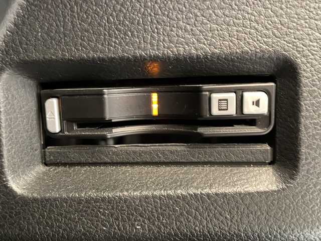 スズキ スペーシア カスタム Z 岐阜県 2017(平29)年 4.1万km クリスタルホワイトP 純正ナビ/バックカメラ/スズキセーフティサポート/ETC/フルセグTV/Blutooth/iPod/HDMI/VTR/CD/DVD再生/ステアリングスイッチ/D席シートヒーター/両側パワースライドドア/プッシュスタート/スペアキー/スマートキー