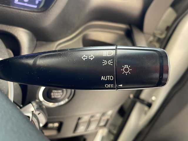 スズキ スペーシア カスタム Z 岐阜県 2017(平29)年 4.1万km クリスタルホワイトP 純正ナビ/バックカメラ/スズキセーフティサポート/ETC/フルセグTV/Blutooth/iPod/HDMI/VTR/CD/DVD再生/ステアリングスイッチ/D席シートヒーター/両側パワースライドドア/プッシュスタート/スペアキー/スマートキー