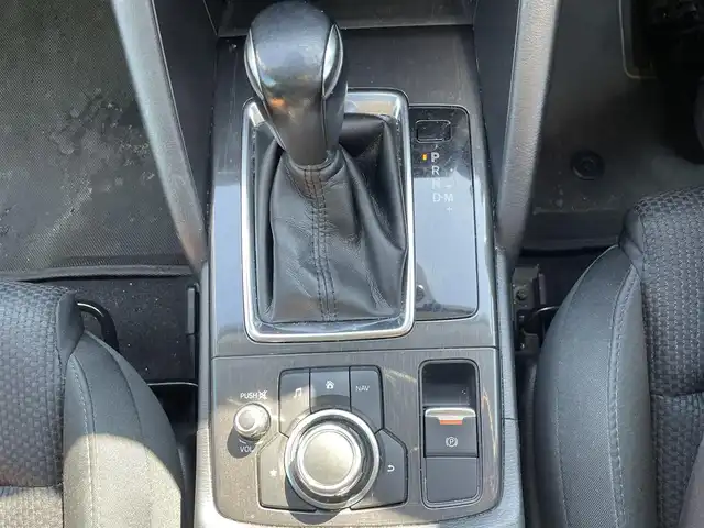 マツダ ＣＸ－５ XD プロアクティブ 福岡県 2015(平27)年 8.4万km メテオグレーマイカ セーフティクルーズパッケージ/純正ナビ（BT/フルセグ/AM/FM/DISC/AUX)/Bカメラ/レーダークルーズコントロール/LEDヘッドライト/フォグランプ/オートライト/純正19インチAW/アイドリングストップ/USB入力端子/ステアリングスイッチ/横滑り防止装置/コーナーセンサー/レーンキープアシスト/盗難防止装置/衝突軽減システム/スマートキー/ETC/取扱説明書