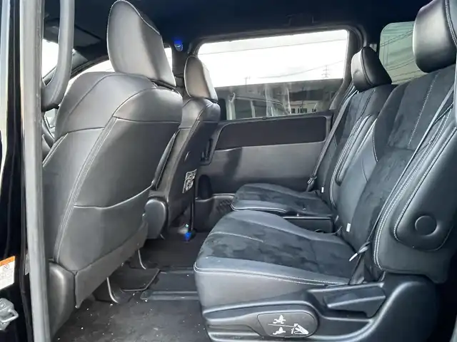 トヨタ ヴォクシー ZS G’s 鹿児島県 2016(平28)年 5.3万km ブラック G’z特別仕様車/衝突軽減システム/純正SDナビ/フルセグ/BT/CD/バックカメラ/両側パワースライドドア/LEDオートライト/純正18インチアルミホイール/アイドリングストップ/後部モニター/スマートキー/ETC