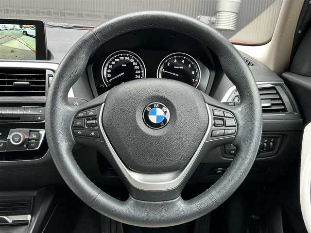 ＢＭＷ １１８ｉ 長野県 2018(平30)年 3.7万km メルボルンレッド アクティブクルーズコントロール（ACC）/インテリジェントセーフティ/自動ブレーキ（衝突回避・被害軽減ブレーキ）/レーンデパーチャーウォーニング/ベージュレザーシート/シートヒーター/純正HDDナビ/バックカメラ/コンフォートアクセス/パークディスタンスコントロール/LEDヘッドライト/スマートキー/ミラー内臓ETC/アイドリングストップ/純正17インチYスポークAW/2ゾーンオートマチックAC