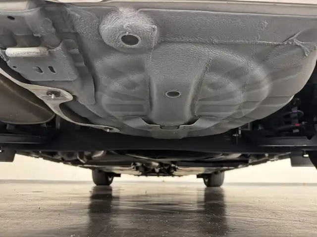 日産 オーラ G レザーエディション 三重県 2022(令4)年 6.1万km ピュアホワイトパール e-POWER/FF/フロアCVT/Nissan Connect対応 9インチナビ*/（AM/FM/TV/USB/iPod/Bluetooth/HDMI/CarPlay/AndroidAuto）/インテリジェント アラウンドビューモニター（移動物検知機能付）/BOSE パーソナルプラスサウンドシステム（8スピーカー）*/ETC2.0*/安全/・インテリジェント エマージェンシーブレーキ/・LDW（車線逸脱警報）、インテリジェント LI（車線逸脱防止支援）/・プロパイロット/・インテリジェント DA（ふらつき警報）/・速度標識表示、標識検知支援/・後側方車両検知警報システム（BSW）＋後側方衝突防止支援（BSI）＋後退時車両検知警報/・前後ソナー/・SOSコール/など/装備/・インテリジェント ルームミラー/・本革シート/・オートエアコン/・電動パーキングブレーキ＆ブレーキホールド/・ステアリングスイッチ/・オートライト/・アダプティブLEDヘッドライト/・プッシュスタート/・純正17inAW/・プッシュスタート/・スマートキーx2/など/*…メーカーOP