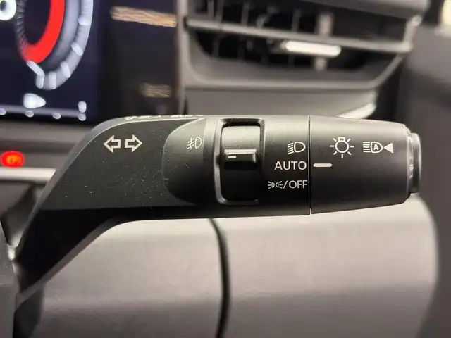 日産 オーラ G レザーエディション 三重県 2022(令4)年 6.1万km ピュアホワイトパール e-POWER/FF/フロアCVT/Nissan Connect対応 9インチナビ*/（AM/FM/TV/USB/iPod/Bluetooth/HDMI/CarPlay/AndroidAuto）/インテリジェント アラウンドビューモニター（移動物検知機能付）/BOSE パーソナルプラスサウンドシステム（8スピーカー）*/ETC2.0*/安全/・インテリジェント エマージェンシーブレーキ/・LDW（車線逸脱警報）、インテリジェント LI（車線逸脱防止支援）/・プロパイロット/・インテリジェント DA（ふらつき警報）/・速度標識表示、標識検知支援/・後側方車両検知警報システム（BSW）＋後側方衝突防止支援（BSI）＋後退時車両検知警報/・前後ソナー/・SOSコール/など/装備/・インテリジェント ルームミラー/・本革シート/・オートエアコン/・電動パーキングブレーキ＆ブレーキホールド/・ステアリングスイッチ/・オートライト/・アダプティブLEDヘッドライト/・プッシュスタート/・純正17inAW/・プッシュスタート/・スマートキーx2/など/*…メーカーOP