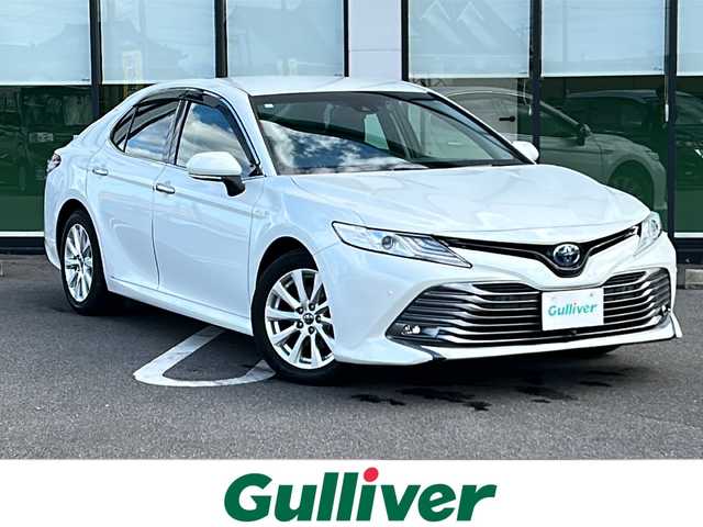トヨタ カムリ 岐阜県 2018(平30)年 3万km プラチナホワイトパールマイカ 登録時走行距離　29422km/純正９インチナビ/フルセグTV/純正前方ドライブレコーダー/バックカメラ/Ｂｌｕｅｔｏｏｔｈ接続/ビルトインＥＴＣ２．０/オートマチックハイビーム/運転席パワーシート/純正フロアマット/トヨタセーフティセンス/レーダークルーズコントロール/レーンキープアシスト/純正アルミホイール/プッシュスタート/スマートキー/DVD再生機能/AAC/LEDヘッドライト/ドアバイザー/禁煙車