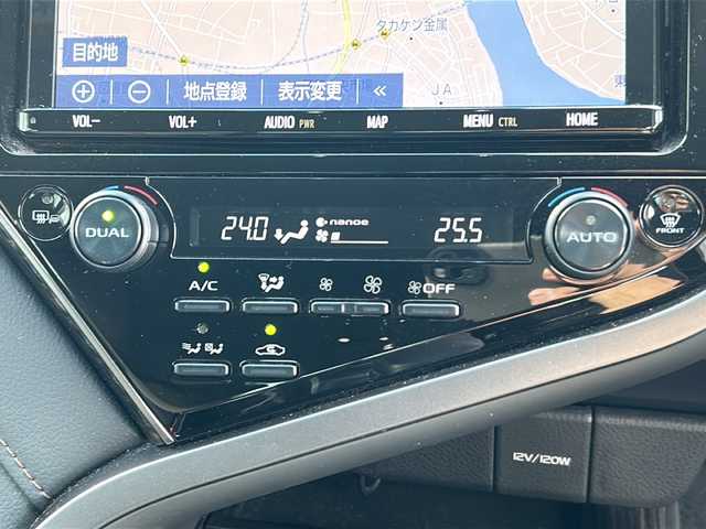 トヨタ カムリ 岐阜県 2018(平30)年 3万km プラチナホワイトパールマイカ 登録時走行距離　29422km/純正９インチナビ/フルセグTV/純正前方ドライブレコーダー/バックカメラ/Ｂｌｕｅｔｏｏｔｈ接続/ビルトインＥＴＣ２．０/オートマチックハイビーム/運転席パワーシート/純正フロアマット/トヨタセーフティセンス/レーダークルーズコントロール/レーンキープアシスト/純正アルミホイール/プッシュスタート/スマートキー/DVD再生機能/AAC/LEDヘッドライト/ドアバイザー/禁煙車