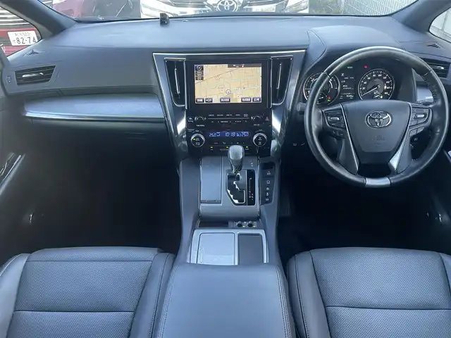 トヨタ アルファードハイブリット エグゼクティブ ラウンジ S 群馬県 2019(令1)年 1万km ホワイトパールクリスタルシャイン 法人ワンオーナー/４WD/純正メモリナビ、地デジ、Bluetooth、CD、DVD、MSV/JBLサウンドシステム/純正フリップダウンモニター/アラウンドビューモニター/デジタルインナーミラー/プリクラッシュセーフティ/レーダーブレーキサポート/ブラインドスポットモニター/ビルトインETC2.0/LEDヘッドライト/AFS/パワーバックドア/黒レザーシート/前席2列目オットマン、シートヒーター/　エアシート、パワーシート/ステアリングヒーター/ウインカーミラー/スマートキー×３/ドアバイザー/保証書、取説