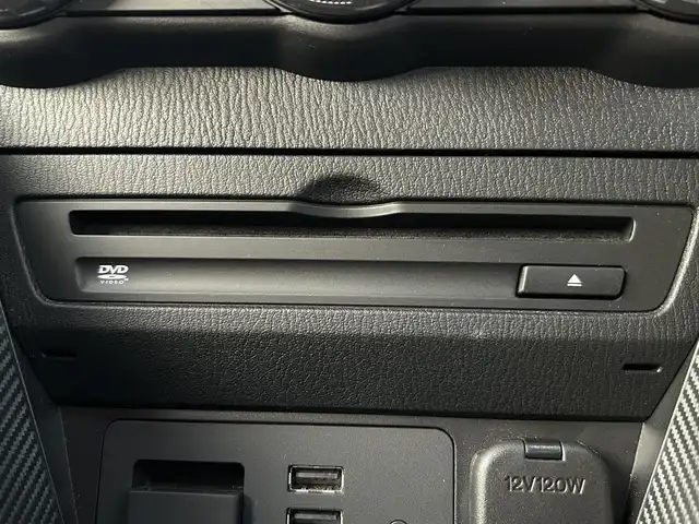 マツダ デミオ 13S ツーリング 熊本県 2018(平30)年 5.7万km ソウルレッドクリスタルM 純正7インチSDナビ/AM/FM/CD/DVD/TV/Bluetooth/フルセグTV/バックカメラ／全方位カメラ/ETC/ドライブレコーダー(前後）/ABS/横滑り防止装置/盗難防止装置/車間認知支援システム/ブラインドスポットモニター/交通標識認識システム/ドライバーアテンションアラート/ヘッドアップディスプレイ/コーナーセンサー（前後）/衝突被害軽減ブレーキ/レーダークルーズコントロール/レーンキープアシスト/布シート/シートヒーター（D/N)/LEDヘッドライト/オートライト/オートマチックハイビーム/プッシュスタート/アイドリングストップ/スマートキー/スペアキー/電動格納ミラー/ウィンカーミラー/ドアバイザー/純正フロアマット/15インチ純正AW/純正フロアマット