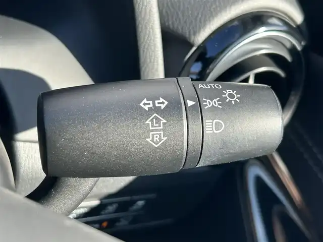 マツダ デミオ 13S ツーリング 熊本県 2018(平30)年 5.7万km ソウルレッドクリスタルM 純正7インチSDナビ/AM/FM/CD/DVD/TV/Bluetooth/フルセグTV/バックカメラ／全方位カメラ/ETC/ドライブレコーダー(前後）/ABS/横滑り防止装置/盗難防止装置/車間認知支援システム/ブラインドスポットモニター/交通標識認識システム/ドライバーアテンションアラート/ヘッドアップディスプレイ/コーナーセンサー（前後）/衝突被害軽減ブレーキ/レーダークルーズコントロール/レーンキープアシスト/布シート/シートヒーター（D/N)/LEDヘッドライト/オートライト/オートマチックハイビーム/プッシュスタート/アイドリングストップ/スマートキー/スペアキー/電動格納ミラー/ウィンカーミラー/ドアバイザー/純正フロアマット/15インチ純正AW/純正フロアマット