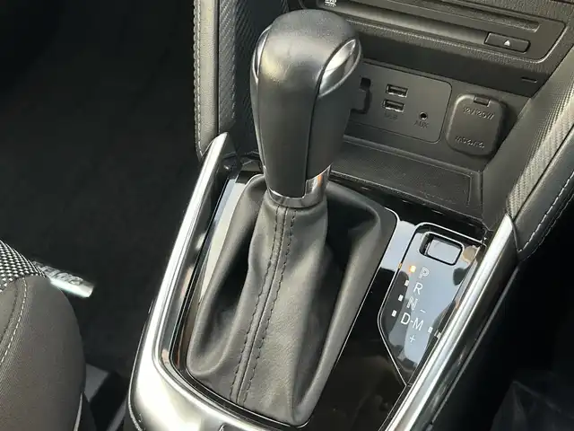 マツダ デミオ 13S ツーリング 熊本県 2018(平30)年 5.7万km ソウルレッドクリスタルM 純正7インチSDナビ/AM/FM/CD/DVD/TV/Bluetooth/フルセグTV/バックカメラ／全方位カメラ/ETC/ドライブレコーダー(前後）/ABS/横滑り防止装置/盗難防止装置/車間認知支援システム/ブラインドスポットモニター/交通標識認識システム/ドライバーアテンションアラート/ヘッドアップディスプレイ/コーナーセンサー（前後）/衝突被害軽減ブレーキ/レーダークルーズコントロール/レーンキープアシスト/布シート/シートヒーター（D/N)/LEDヘッドライト/オートライト/オートマチックハイビーム/プッシュスタート/アイドリングストップ/スマートキー/スペアキー/電動格納ミラー/ウィンカーミラー/ドアバイザー/純正フロアマット/15インチ純正AW/純正フロアマット