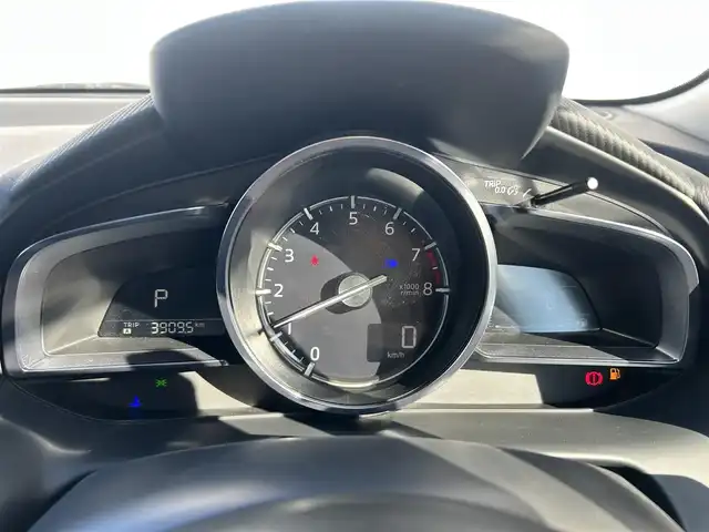 マツダ デミオ 13S ツーリング 熊本県 2018(平30)年 5.7万km ソウルレッドクリスタルM 純正7インチSDナビ/AM/FM/CD/DVD/TV/Bluetooth/フルセグTV/バックカメラ／全方位カメラ/ETC/ドライブレコーダー(前後）/ABS/横滑り防止装置/盗難防止装置/車間認知支援システム/ブラインドスポットモニター/交通標識認識システム/ドライバーアテンションアラート/ヘッドアップディスプレイ/コーナーセンサー（前後）/衝突被害軽減ブレーキ/レーダークルーズコントロール/レーンキープアシスト/布シート/シートヒーター（D/N)/LEDヘッドライト/オートライト/オートマチックハイビーム/プッシュスタート/アイドリングストップ/スマートキー/スペアキー/電動格納ミラー/ウィンカーミラー/ドアバイザー/純正フロアマット/15インチ純正AW/純正フロアマット