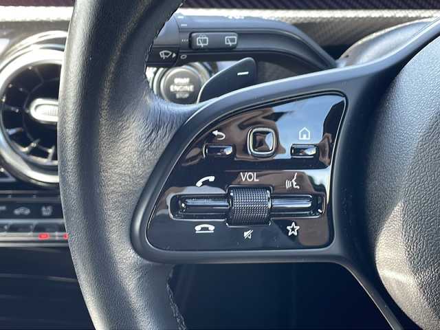 メルセデス・ベンツ Ａ１８０ スタイル 山口県 2018(平30)年 4.2万km 黒 スマートキー/プッシュスタート/ETC2.0/純正HDDナビ/(DTV/BT/USB/ラジオ)/レーダークルーズコントロール/パドルシフト/前席パワーシート/シートヒーター/オートエアコン/オートライト/レーンキープアシスト/スペアキー/シートキネティクス/アクティブステアリングアシスト/スタットレスタイヤ/保証書/取扱説明書/記録簿