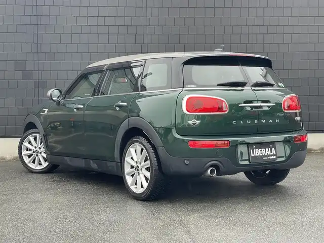 ＭＩＮＩ ミニ クラブマン クーパー 静岡県 2016(平28)年 3.5万km ブリティッシュ・レーシング・グリーン・メタリック 純正HDDナビ/Bluetooth/USB/AUX/AM/FM/リヤビュー・カメラ/クルーズコントロール/コンフォート・アクセス/純正LEDヘッドライト/純正17インチAW/PDC（リヤ）/スペアキー有