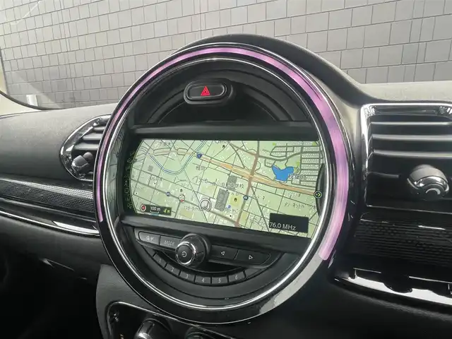 ＭＩＮＩ ミニ クラブマン クーパー 静岡県 2016(平28)年 3.5万km ブリティッシュ・レーシング・グリーン・メタリック 純正HDDナビ/Bluetooth/USB/AUX/AM/FM/リヤビュー・カメラ/クルーズコントロール/コンフォート・アクセス/純正LEDヘッドライト/純正17インチAW/PDC（リヤ）/スペアキー有
