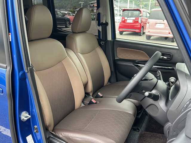 日産 デイズ ルークス HWS X Vセレクション 福岡県 2019(令1)年 3.4万km オーシャンブルーP 純正７インチメモリナビ（MM319D-W）/（AM/FM/CD/DVD/BT/フルセグTV）/両側パワースライドドア/コーナーセンサー/全方位カメラ/車線逸脱警報システム/衝突被害軽減システム/横滑り防止装置/アイドリングストップ/プッシュスタートボタン/スマートキー/純正LEDヘッドライト/純正１５インチアルミホイール/純正フロアマット/ETC/ドライブレコーダー
