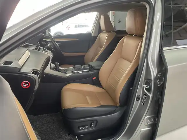 レクサス ＮＸ 300h バージョンL 兵庫県 2020(令2)年 6.6万km ソニックチタニウム 純正ナビ/全方位カメラ/全席電動シート/全席シートヒーター/フロントエアシート/ヘッドアップディスプレイ/ブラウンレザーシート/ACC/BSM/LKA/パワーバックドア/地デジTV/ガラスルーフ