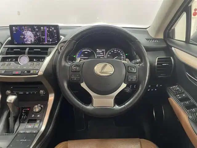 レクサス ＮＸ 300h バージョンL 兵庫県 2020(令2)年 6.6万km ソニックチタニウム 純正ナビ/全方位カメラ/全席電動シート/全席シートヒーター/フロントエアシート/ヘッドアップディスプレイ/ブラウンレザーシート/ACC/BSM/LKA/パワーバックドア/地デジTV/ガラスルーフ