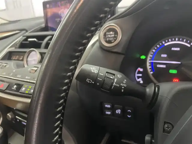 レクサス ＮＸ 300h バージョンL 兵庫県 2020(令2)年 6.6万km ソニックチタニウム 純正ナビ/全方位カメラ/全席電動シート/全席シートヒーター/フロントエアシート/ヘッドアップディスプレイ/ブラウンレザーシート/ACC/BSM/LKA/パワーバックドア/地デジTV/ガラスルーフ