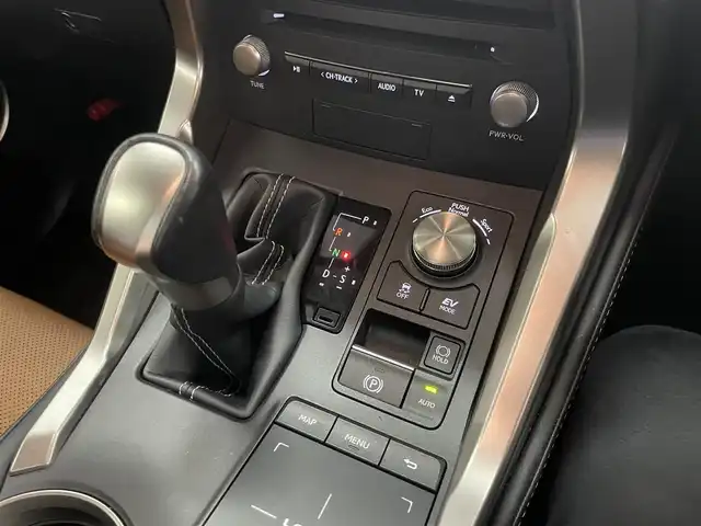 レクサス ＮＸ 300h バージョンL 兵庫県 2020(令2)年 6.6万km ソニックチタニウム 純正ナビ/全方位カメラ/全席電動シート/全席シートヒーター/フロントエアシート/ヘッドアップディスプレイ/ブラウンレザーシート/ACC/BSM/LKA/パワーバックドア/地デジTV/ガラスルーフ