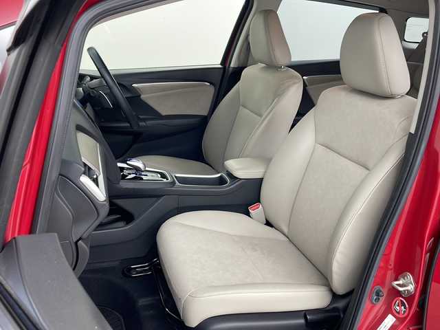 ホンダ シャトル ハイブリッド X 道央・札幌 2015(平27)年 7万km ミラノレッド ・４WD/・シティブレーキアクティブシステム/・クルーズコントロール/・横滑り防止装置/・パドルシフト/・車両接近通報装置/・チップアップリヤシート/・熱線入りフロントウインドウ/・純正ナビ/（CD/DVD/フルセグ/Bluetooth）/・ステアリングスイッチ/・バックカメラ/・ETC/・純正ドライブレコーダー/・オートエアコン/・オートライト/・LEDヘッドライト/・フォグランプ/・社外15インチアルミホイール