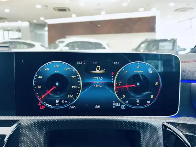 メルセデス・ベンツ ＣＬＡ２００ｄ Sブレーク AMGライン 大阪府 2020(令2)年 4.6万km サンイエロー サンルーフ/レーダーセーフティ/ハーフレザー/メモリ付きパワーシート/シートヒーター/純正ナビ/TV/バックカメラ/ACC/純正18インチAW/LEDヘッドライト/アンビエントライト/電動リアゲート/ブラインドスポット/ワイヤレス充電