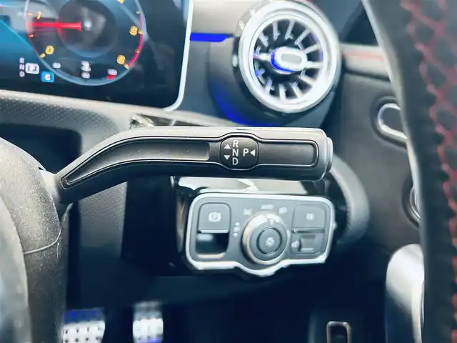 メルセデス・ベンツ ＣＬＡ２００ｄ Sブレーク AMGライン 大阪府 2020(令2)年 4.6万km サンイエロー サンルーフ/レーダーセーフティ/ハーフレザー/メモリ付きパワーシート/シートヒーター/純正ナビ/TV/バックカメラ/ACC/純正18インチAW/LEDヘッドライト/アンビエントライト/電動リアゲート/ブラインドスポット/ワイヤレス充電