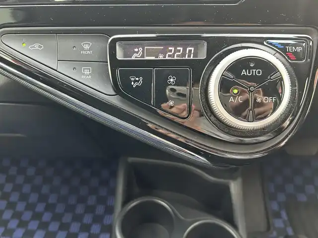 トヨタ アクア S 栃木県 2017(平29)年 6.2万km コバルトブルーメタリック トヨタセーフティセンス/社外7インチナビ/フルセグTV/DVD再生/Bluetooth/ドライブレコーダー/社外フロアマット/オートライト/オートハイビーム/スマートキー/プッシュスタート/ドアバイザー/横滑り防止装置