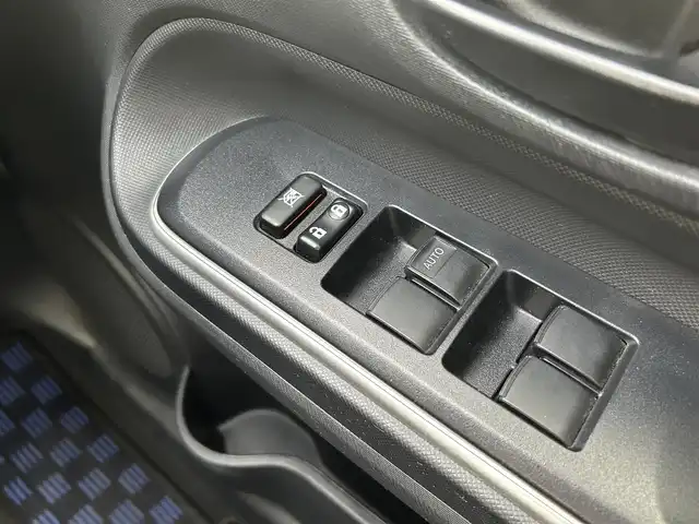 トヨタ アクア S 栃木県 2017(平29)年 6.2万km コバルトブルーメタリック トヨタセーフティセンス/社外7インチナビ/フルセグTV/DVD再生/Bluetooth/ドライブレコーダー/社外フロアマット/オートライト/オートハイビーム/スマートキー/プッシュスタート/ドアバイザー/横滑り防止装置