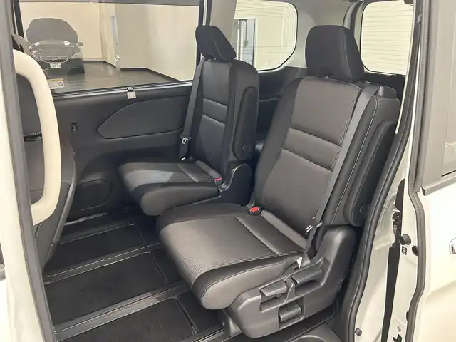日産 セレナ e－パワー ハイウェイスター V 愛媛県 2020(令2)年 3.4万km ブリリアントホワイトパール ・１０型ナビ（フルセグＴＶ・ＢＴ・ＣＤ・ＤＶＤ・ＦＭ・ＡＭ・ＳＤ）/・全方位カメラ　/・前方ドラレコ　/・ＥＴＣ　/・１１型後席モニター　/・両側電動ドア　/・レーダークルーズコントロール　/・プロパイロット　/・レーンキープアシスト/・デジタルインナーミラー/・スマートキー