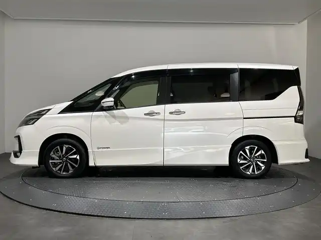 日産 セレナ e－パワー ハイウェイスター V 愛媛県 2020(令2)年 3.4万km ブリリアントホワイトパール ・１０型ナビ（フルセグＴＶ・ＢＴ・ＣＤ・ＤＶＤ・ＦＭ・ＡＭ・ＳＤ）/・全方位カメラ　/・前方ドラレコ　/・ＥＴＣ　/・１１型後席モニター　/・両側電動ドア　/・レーダークルーズコントロール　/・プロパイロット　/・レーンキープアシスト/・デジタルインナーミラー/・スマートキー