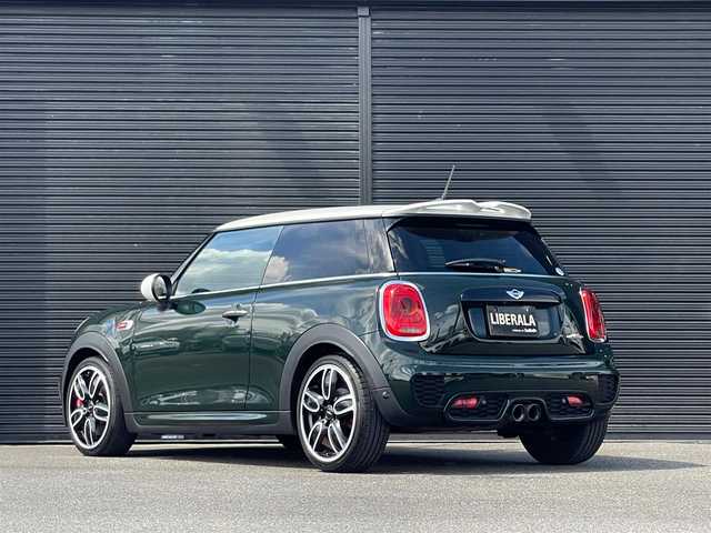 ＭＩＮＩ ミニ ジョンクーパーワークス 山梨県 2017(平29)年 5.7万km レベルグリーン SR/H/Kスピーカー /HUD /ACC /Bカメラ/純正ＨＤＤナビ/ＢＴ/エキサイトメントＰ/ドライビングモード/純正１８ＡＷ/ミラー型ＥＴＣ/取説/スペアキー/コンフォートＡ/インテリジェントＳ/ＰＤＣ/Ａライト/ＬＥＤヘッドライト
