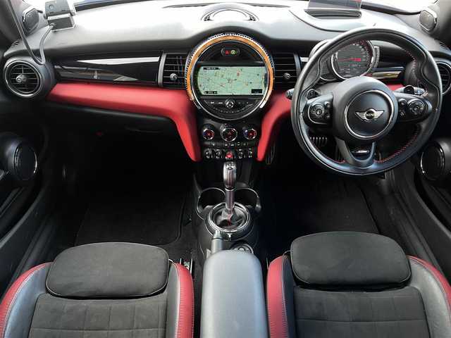 ＭＩＮＩ ミニ ジョンクーパーワークス 山梨県 2017(平29)年 5.7万km レベルグリーン SR/H/Kスピーカー /HUD /ACC /Bカメラ/純正ＨＤＤナビ/ＢＴ/エキサイトメントＰ/ドライビングモード/純正１８ＡＷ/ミラー型ＥＴＣ/取説/スペアキー/コンフォートＡ/インテリジェントＳ/ＰＤＣ/Ａライト/ＬＥＤヘッドライト