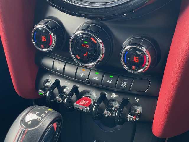 ＭＩＮＩ ミニ ジョンクーパーワークス 山梨県 2017(平29)年 5.7万km レベルグリーン SR/H/Kスピーカー /HUD /ACC /Bカメラ/純正ＨＤＤナビ/ＢＴ/エキサイトメントＰ/ドライビングモード/純正１８ＡＷ/ミラー型ＥＴＣ/取説/スペアキー/コンフォートＡ/インテリジェントＳ/ＰＤＣ/Ａライト/ＬＥＤヘッドライト