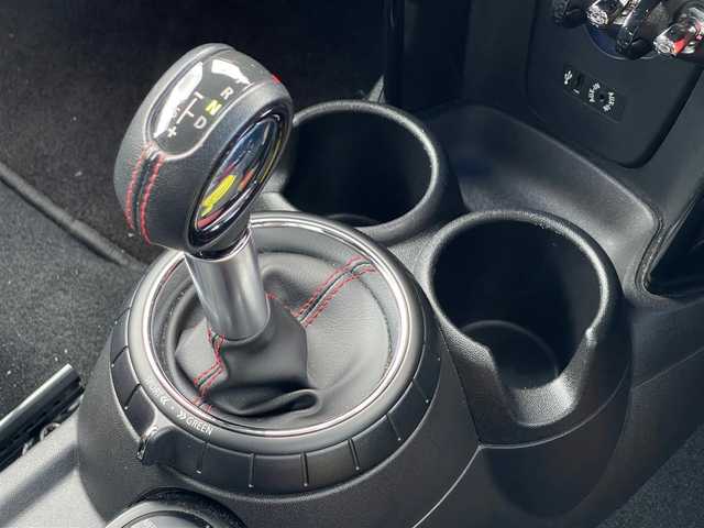 ＭＩＮＩ ミニ ジョンクーパーワークス 山梨県 2017(平29)年 5.7万km レベルグリーン SR/H/Kスピーカー /HUD /ACC /Bカメラ/純正ＨＤＤナビ/ＢＴ/エキサイトメントＰ/ドライビングモード/純正１８ＡＷ/ミラー型ＥＴＣ/取説/スペアキー/コンフォートＡ/インテリジェントＳ/ＰＤＣ/Ａライト/ＬＥＤヘッドライト