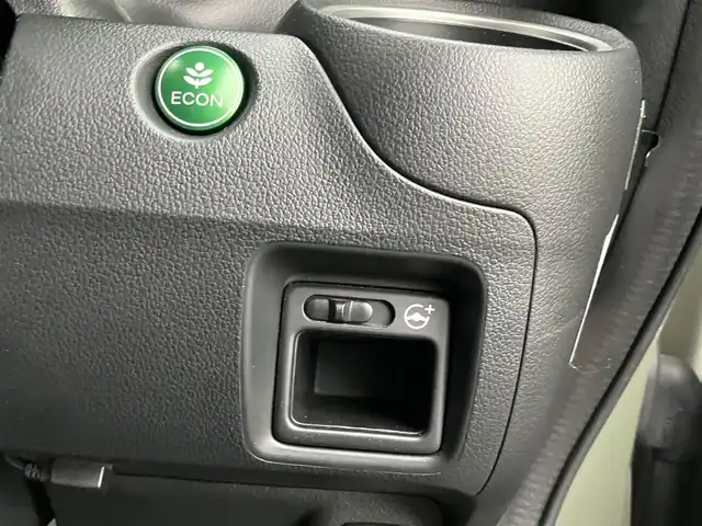 ホンダ Ｎ ＢＯＸ スラッシュ X ターボパッケージ 山口県 2016(平28)年 4.9万km アッシュグリーンメタリック 社外メモリーナビ＆/フルセグTV＆バックカメラ/フロアマット/ドアバイザー/純正HIDライト/純正15インチアルミ/スマートキー/エンジンプッシュスタート/クルーズコントロール/オートライト/パドルシフト/ステアリングヒーター/フロントシートヒーター/ビルトインETC