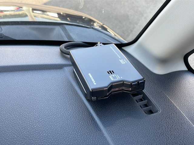 トヨタ ルーミー 山口県 2022(令4)年 7.8万km ブラックマイカメタリック 社外７型ナビ(AM/FM、Bluetooth）/バックカメラ/片側パワースライド/ETC/純正フロアマット/オートライト/アイドリングストップ/横滑り防止装置/衝突被害軽減システム/前後コーナーセンサー/Wエアバック