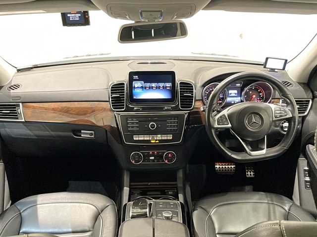 メルセデス・ベンツ ＧＬＳ３５０ｄ 4マチックスポーツ 新潟県 2019(平31)年 4.1万km ダイヤモンドホワイト パノラミックスライディングルーフ/harman/kardon/ダウンヒルスピードレギュレーション/AIRマティックサスペンション/・INDIV/SPORT/COMFORT/SNOW/Offroad/COMANDシステム/・８インチワイドディスプレイ/・HDDナビゲーション/・フルセグ/DVD/CD/USB/Bluetooth/ETC2.0/360°カメラシステム/サイドビューカメラ/パーキングアシストリアビューカメラ/レーダーセーフティパッケージ/・飛出し検知機能付きブレーキアシスト/・被害軽減ブレーキ付後方衝突警告システム/・PRE-SAFEブレーキ/・アクティイブレーンキープアシスト/・アクティブブラインドスポットモニター/・ディストロニック・プラス/・チャイルドセーフティシートセンサー（助手席）/LEDコーナリングライト/温冷機能付カップホルダー（前席）/３ゾーンクライメートコントロール/ナッパレザーシート/シートヒーター（1列目/2列目）/保証書/スペアキー