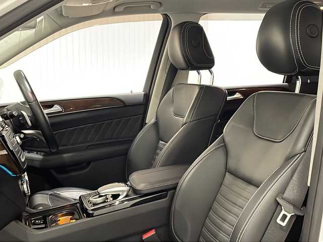 メルセデス・ベンツ ＧＬＳ３５０ｄ 4マチックスポーツ 新潟県 2019(平31)年 4.1万km ダイヤモンドホワイト パノラミックスライディングルーフ/harman/kardon/ダウンヒルスピードレギュレーション/AIRマティックサスペンション/・INDIV/SPORT/COMFORT/SNOW/Offroad/COMANDシステム/・８インチワイドディスプレイ/・HDDナビゲーション/・フルセグ/DVD/CD/USB/Bluetooth/ETC2.0/360°カメラシステム/サイドビューカメラ/パーキングアシストリアビューカメラ/レーダーセーフティパッケージ/・飛出し検知機能付きブレーキアシスト/・被害軽減ブレーキ付後方衝突警告システム/・PRE-SAFEブレーキ/・アクティイブレーンキープアシスト/・アクティブブラインドスポットモニター/・ディストロニック・プラス/・チャイルドセーフティシートセンサー（助手席）/LEDコーナリングライト/温冷機能付カップホルダー（前席）/３ゾーンクライメートコントロール/ナッパレザーシート/シートヒーター（1列目/2列目）/保証書/スペアキー