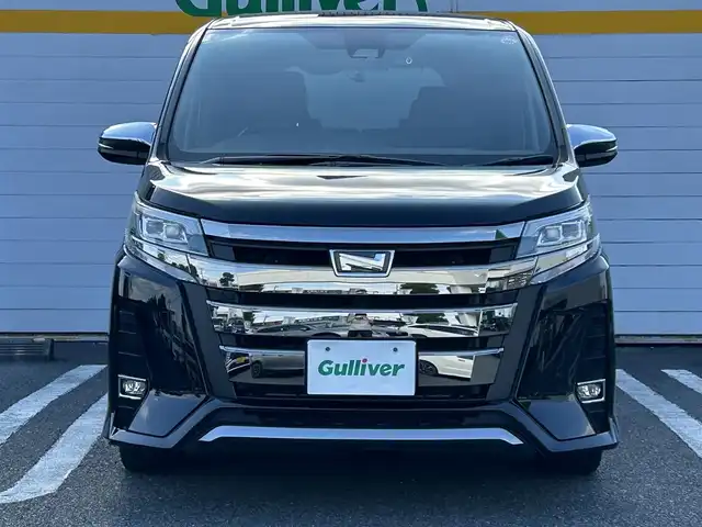 トヨタ ノア Si ダブルバイビーⅢ 埼玉県 2021(令3)年 2.9万km ブラック ワンオーナー/バックカメラ/アイドリングストップ/衝突被害軽減ブレーキ/レーンアシスト/横滑り防止装置/純正ディーラーナビ/クルーズコントロール/クリアランスソナー/フロアマット/オートライト/オートハイビーム/パーキングアシスト/ドライブレコーダー/ETC/USB接続端子/両側イージークローザードア/プッシュスタート/フルセグテレビ/Bluetooth接続/DVD再生/WAC/ABS/PW/PS/純正アルミホイール/ドアバイザー