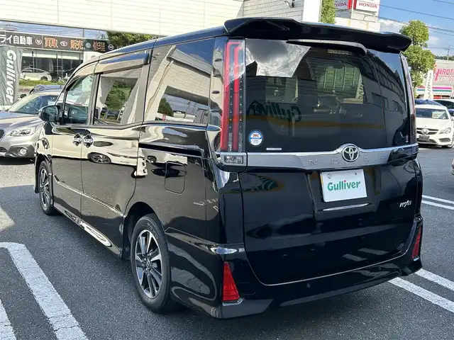 トヨタ ノア Si ダブルバイビーⅢ 埼玉県 2021(令3)年 2.9万km ブラック ワンオーナー/バックカメラ/アイドリングストップ/衝突被害軽減ブレーキ/レーンアシスト/横滑り防止装置/純正ディーラーナビ/クルーズコントロール/クリアランスソナー/フロアマット/オートライト/オートハイビーム/パーキングアシスト/ドライブレコーダー/ETC/USB接続端子/両側イージークローザードア/プッシュスタート/フルセグテレビ/Bluetooth接続/DVD再生/WAC/ABS/PW/PS/純正アルミホイール/ドアバイザー