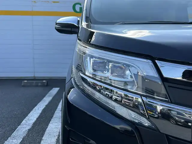 トヨタ ノア Si ダブルバイビーⅢ 埼玉県 2021(令3)年 2.9万km ブラック ワンオーナー/バックカメラ/アイドリングストップ/衝突被害軽減ブレーキ/レーンアシスト/横滑り防止装置/純正ディーラーナビ/クルーズコントロール/クリアランスソナー/フロアマット/オートライト/オートハイビーム/パーキングアシスト/ドライブレコーダー/ETC/USB接続端子/両側イージークローザードア/プッシュスタート/フルセグテレビ/Bluetooth接続/DVD再生/WAC/ABS/PW/PS/純正アルミホイール/ドアバイザー