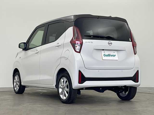 日産 デイズ X 秋田県 2024(令6)年 0.4万km 茶Ⅱ ４WD/純正メモリナビ/バックカメラ/前方ドライブレコーダー/車内録画/前後コーナーセンサー/ステアリングヒーター/純正AW/衝突被害軽減システム/盗難防止装置/前席シートヒーター/オートライト/オートマチックハイビーム/スマートキー/スペアキー
