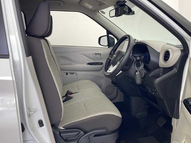 日産 デイズ X 秋田県 2024(令6)年 0.4万km 茶Ⅱ ４WD/純正メモリナビ/バックカメラ/前方ドライブレコーダー/車内録画/前後コーナーセンサー/ステアリングヒーター/純正AW/衝突被害軽減システム/盗難防止装置/前席シートヒーター/オートライト/オートマチックハイビーム/スマートキー/スペアキー