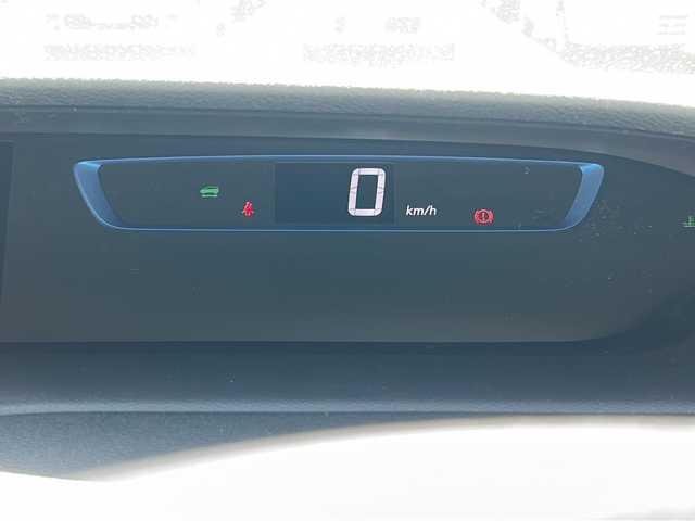日産 セレナ e－パワー ハイウェイスター V 茨城県 2019(令1)年 5.5万km ブリリアントシルバー 純正メモリナビ【MJ118D-W】/(地デジTV・CD・BT・ラジオ再生)/両側パワースライドドア/クルーズコントロール/衝突軽減ブレーキ/バックカメラ/ドライブレコーダー/ETC/オートライト/LEDヘッドライト/純正15inアルミホイール/純正フロアマット/スマートキー
