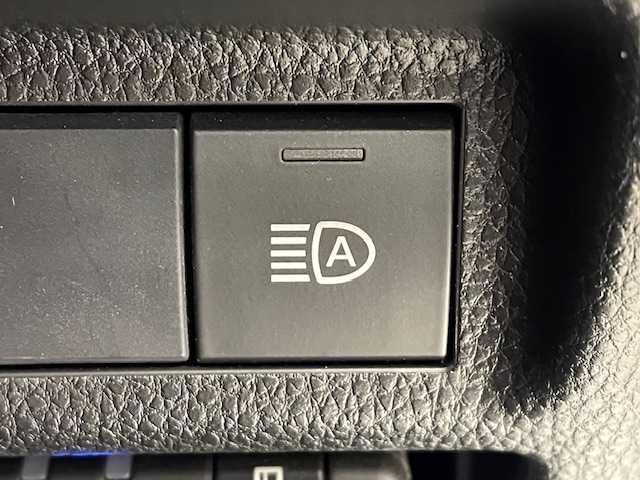 トヨタ ＲＡＶ４ G Zパッケージ 宮城県 2019(令1)年 3.2万km ホワイトパールクリスタルシャイン 4WD/寒冷地仕様/サンルーフ/デジタルインナーミラー/トヨタセーフティセンス/・プリクラッシュセーフティ/・レーントレーシングアシスト/・レーダークルーズコントロール/・オートマチックハイビーム/・ロードサインアシスト/・先行者発進告知/・ブラインドスポットモニター/ALPINE製SDナビ/・バックカメラ/・Bluetooth/CD/フルセグTV/・社外ビルトインETC/・社外ドライブレコーダー/オートブレーキホールド/電子パーキング/パーキングアシスト/ダウンヒルアシストコントロール/MTモード付きAT/前後コーナーセンサー/ルーフレール/レザーシート/・エアーシート（運転席/助手席）/・ヒートシーター（運転席/助手席）/・パワーシート（運転席）/ステアリングスイッチ/・ステアリングヒーター/LEDヘッドライト/・オートライト/・フォグランプ/純正アルミホイール/純正フロアマット