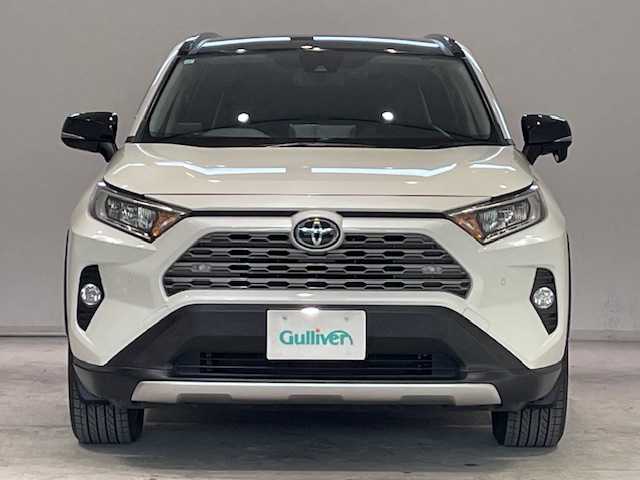 トヨタ ＲＡＶ４ G Zパッケージ 宮城県 2019(令1)年 3.2万km ホワイトパールクリスタルシャイン 4WD/寒冷地仕様/サンルーフ/デジタルインナーミラー/トヨタセーフティセンス/・プリクラッシュセーフティ/・レーントレーシングアシスト/・レーダークルーズコントロール/・オートマチックハイビーム/・ロードサインアシスト/・先行者発進告知/・ブラインドスポットモニター/ALPINE製SDナビ/・バックカメラ/・Bluetooth/CD/フルセグTV/・社外ビルトインETC/・社外ドライブレコーダー/オートブレーキホールド/電子パーキング/パーキングアシスト/ダウンヒルアシストコントロール/MTモード付きAT/前後コーナーセンサー/ルーフレール/レザーシート/・エアーシート（運転席/助手席）/・ヒートシーター（運転席/助手席）/・パワーシート（運転席）/ステアリングスイッチ/・ステアリングヒーター/LEDヘッドライト/・オートライト/・フォグランプ/純正アルミホイール/純正フロアマット