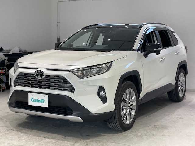 トヨタ ＲＡＶ４ G Zパッケージ 宮城県 2019(令1)年 3.2万km ホワイトパールクリスタルシャイン 4WD/寒冷地仕様/サンルーフ/デジタルインナーミラー/トヨタセーフティセンス/・プリクラッシュセーフティ/・レーントレーシングアシスト/・レーダークルーズコントロール/・オートマチックハイビーム/・ロードサインアシスト/・先行者発進告知/・ブラインドスポットモニター/ALPINE製SDナビ/・バックカメラ/・Bluetooth/CD/フルセグTV/・社外ビルトインETC/・社外ドライブレコーダー/オートブレーキホールド/電子パーキング/パーキングアシスト/ダウンヒルアシストコントロール/MTモード付きAT/前後コーナーセンサー/ルーフレール/レザーシート/・エアーシート（運転席/助手席）/・ヒートシーター（運転席/助手席）/・パワーシート（運転席）/ステアリングスイッチ/・ステアリングヒーター/LEDヘッドライト/・オートライト/・フォグランプ/純正アルミホイール/純正フロアマット