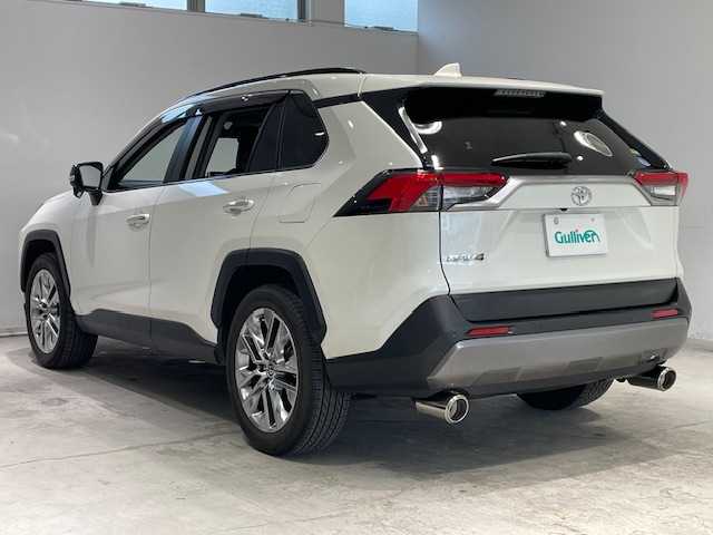 トヨタ ＲＡＶ４ G Zパッケージ 宮城県 2019(令1)年 3.2万km ホワイトパールクリスタルシャイン 4WD/寒冷地仕様/サンルーフ/デジタルインナーミラー/トヨタセーフティセンス/・プリクラッシュセーフティ/・レーントレーシングアシスト/・レーダークルーズコントロール/・オートマチックハイビーム/・ロードサインアシスト/・先行者発進告知/・ブラインドスポットモニター/ALPINE製SDナビ/・バックカメラ/・Bluetooth/CD/フルセグTV/・社外ビルトインETC/・社外ドライブレコーダー/オートブレーキホールド/電子パーキング/パーキングアシスト/ダウンヒルアシストコントロール/MTモード付きAT/前後コーナーセンサー/ルーフレール/レザーシート/・エアーシート（運転席/助手席）/・ヒートシーター（運転席/助手席）/・パワーシート（運転席）/ステアリングスイッチ/・ステアリングヒーター/LEDヘッドライト/・オートライト/・フォグランプ/純正アルミホイール/純正フロアマット