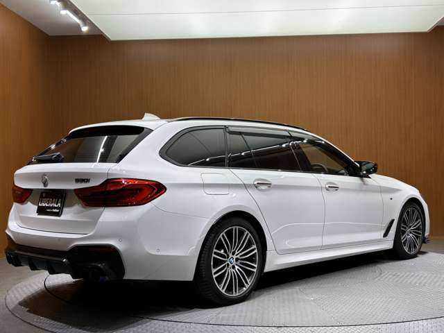 ＢＭＷ ５３０ｉ ツーリング Mスポーツ 千葉県 2018(平30)年 3.7万km アルピンホワイトⅢ ACC /黒革シート　/HUD　/ナビ　/TV　/360°Bluetooth接続　/ディスプレイキー　/電動リアゲート　/LEDヘッドライト　/ARGRAY匠マフラー　/シートヒーター/パーキングアシストプラス　/ドライビングアシストプラス　/ETC