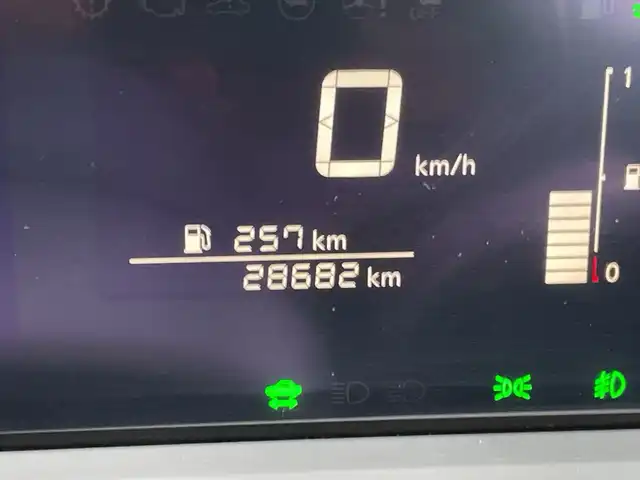 日産 ノート オーテック 千葉県 2021(令3)年 2.9万km 黒 純正9インチナビ/(フルセグTV/BT/FM/AM)/全周囲カメラ/純正ドライブレコーダー/ブラインドスポットモニター/置くだけ充電/デジタルインナーミラー/衝突被害軽減システム/レザーシート/横滑り防止装置/ビルトインETC/アイドリングストップ/LEDヘッドライト/オートライト/ウィンカーミラー/電動格納ミラー/純正16インチAW/プッシュスタート/スマートキー/フロアマット/スペアキー