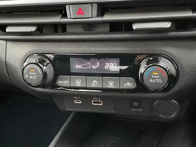 日産 ノート オーテック 千葉県 2021(令3)年 2.9万km 黒 純正9インチナビ/(フルセグTV/BT/FM/AM)/全周囲カメラ/純正ドライブレコーダー/ブラインドスポットモニター/置くだけ充電/デジタルインナーミラー/衝突被害軽減システム/レザーシート/横滑り防止装置/ビルトインETC/アイドリングストップ/LEDヘッドライト/オートライト/ウィンカーミラー/電動格納ミラー/純正16インチAW/プッシュスタート/スマートキー/フロアマット/スペアキー